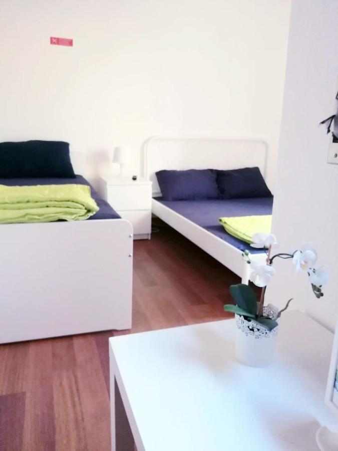 Hostel Theorynomad Al *