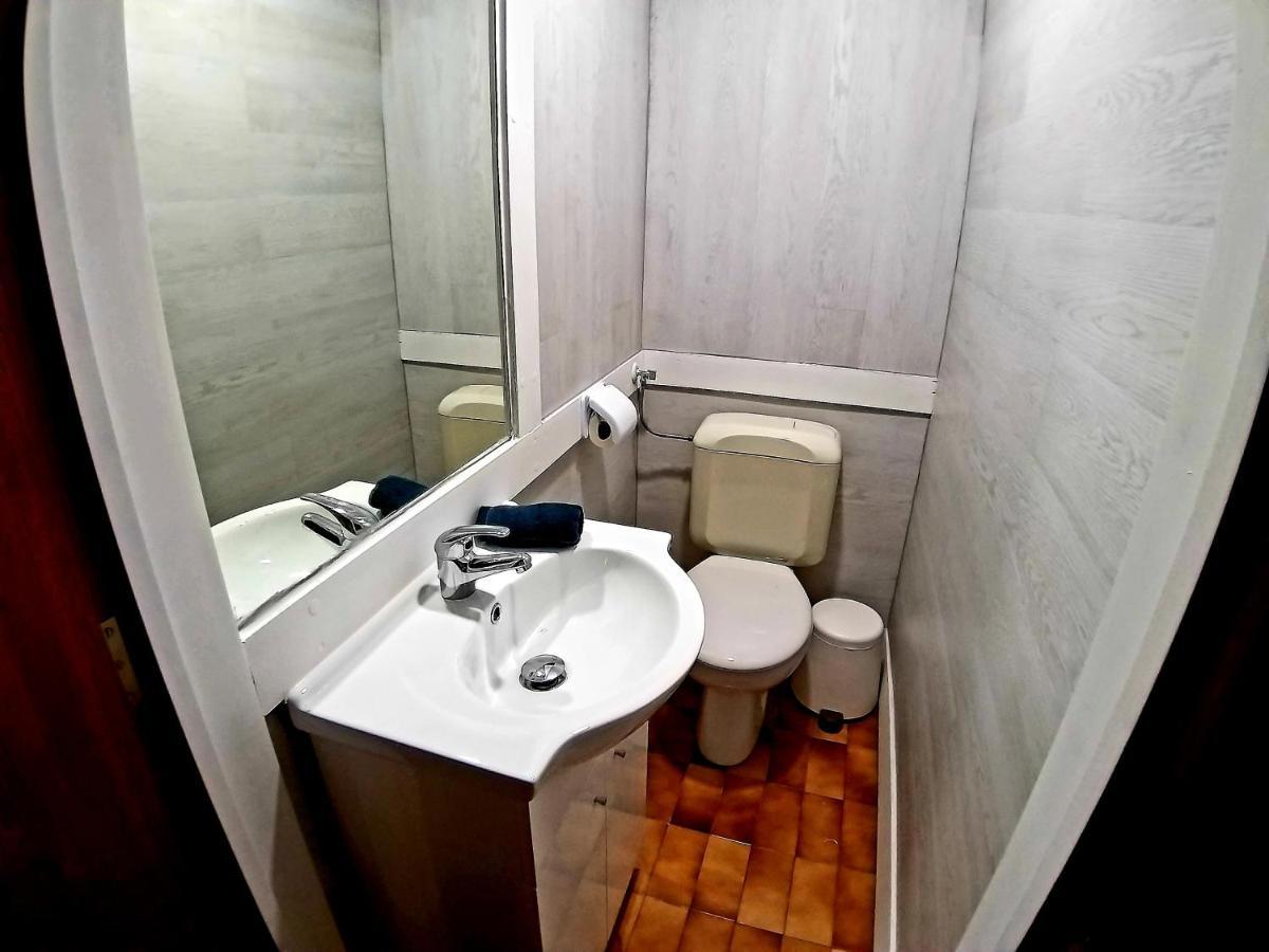 Hostel Theorynomad Al